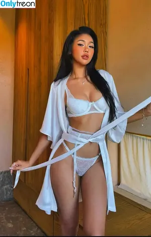 Minh Nguyet / symmmeoo фото голая #0001