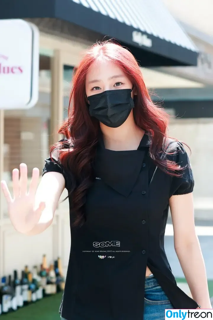 Minji nude photo #1261 (lovres_min__ / miniwithtattoos / newjeans_official)