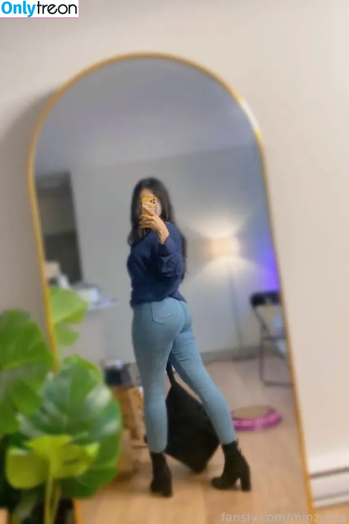 Minzytea nude photo #0021 (Minzytea)