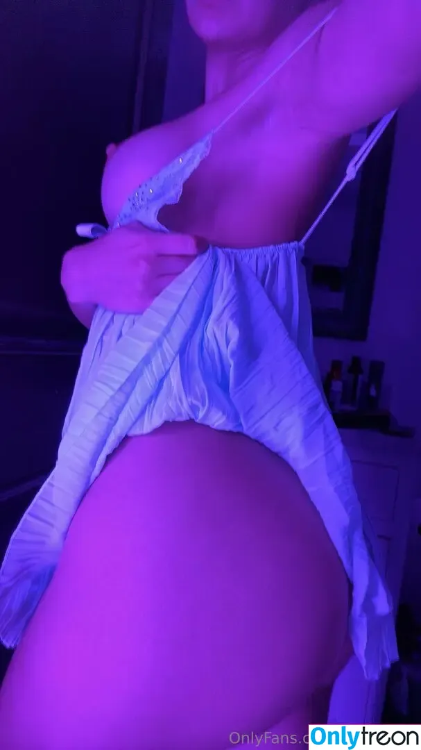 mira_nowhere nude photo #0118 (Mira_twitch)