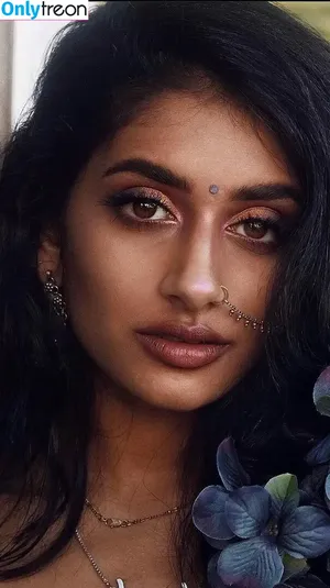 Mira Patel / mirapatelll фото голая #0039