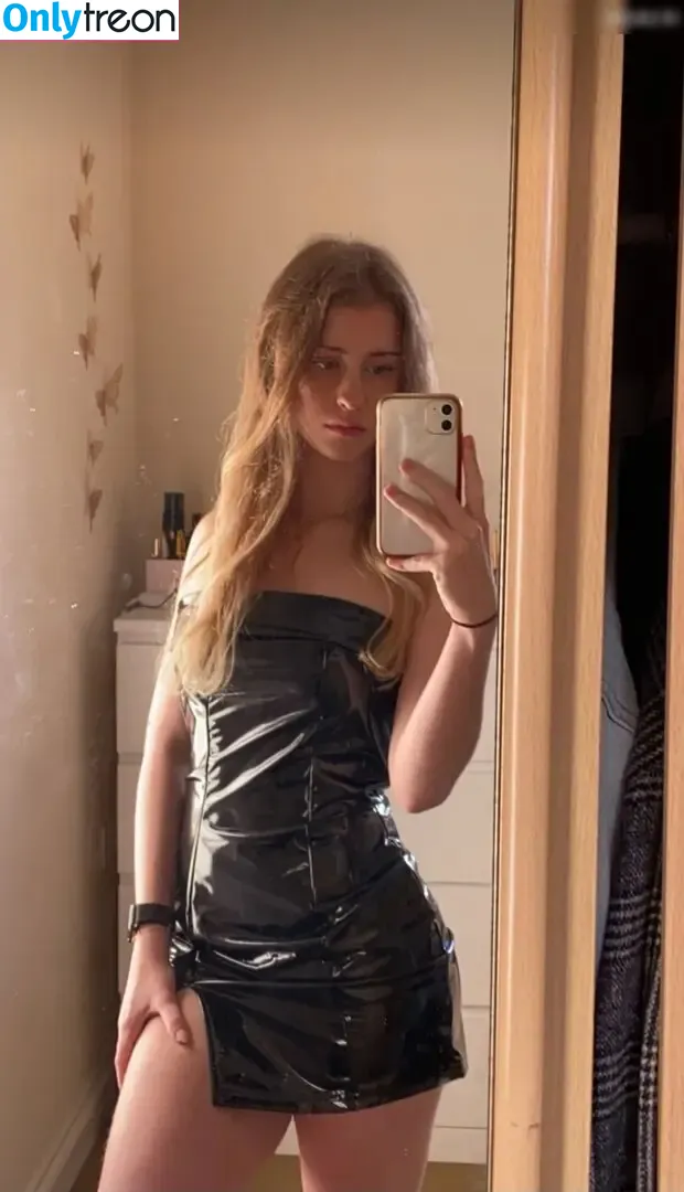 Mira Szalma nude photo #0640 (itsmira004 / mira.004 / mira.szalma)