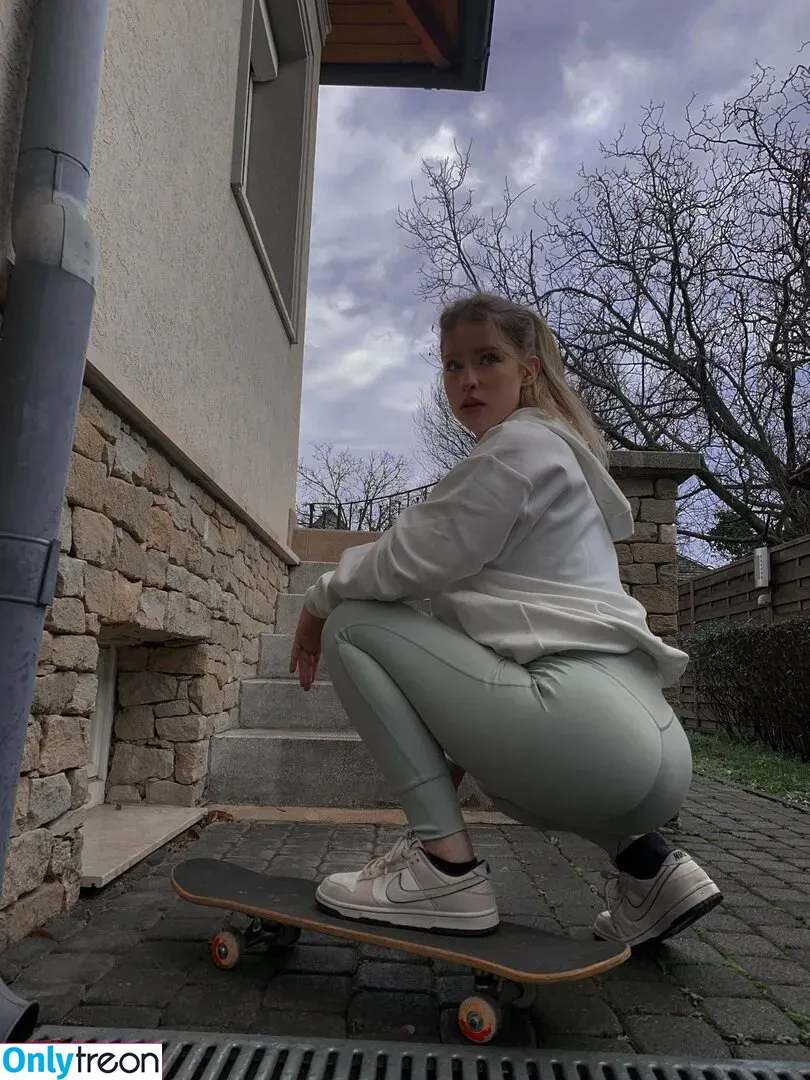 Mira Szalma голая photo #0034 (itsmira004 / mira.004 / mira.szalma)