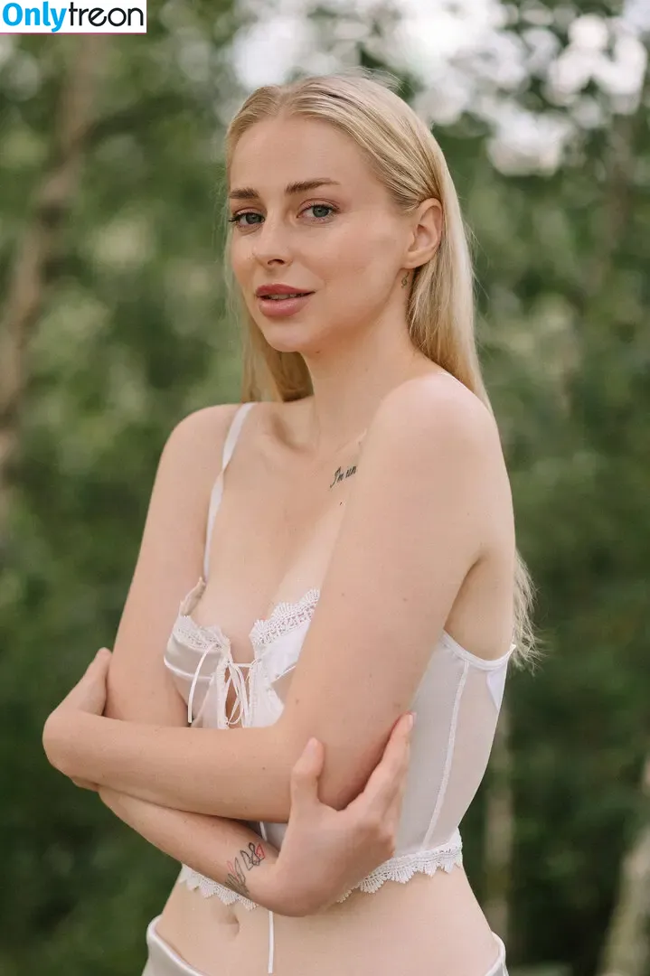 mira.vainer nude photo #0029 (miravainer)