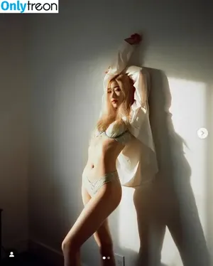 Mira Wong / iammimarin / uwunyah nude photo #0011