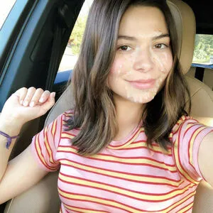 Miranda Cosgrove / MirandaCosgrove / onlyfanssz nude photo #0184