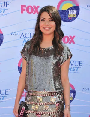 Miranda Cosgrove / MirandaCosgrove / onlyfanssz nude photo #0422