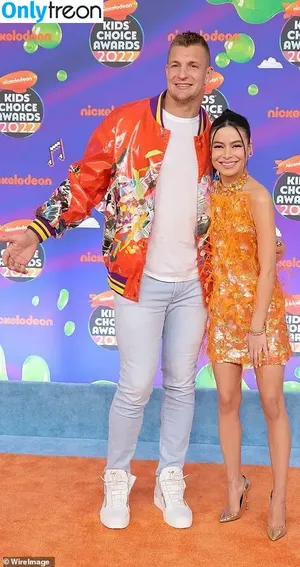 Miranda Cosgrove / MirandaCosgrove nude photo #0603