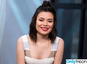 Miranda Cosgrove / MirandaCosgrove nude photo #0608