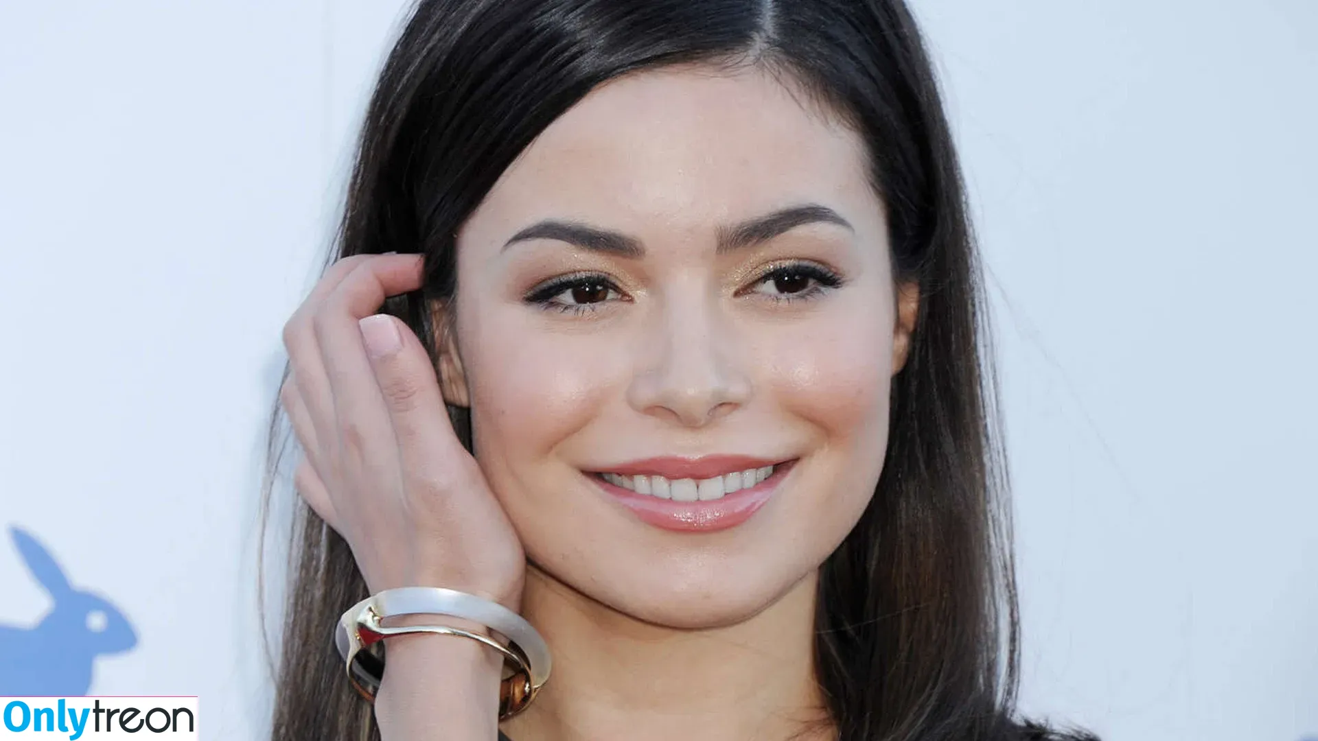 Miranda Cosgrove nude photo #0071 (MirandaCosgrove / onlyfanssz)