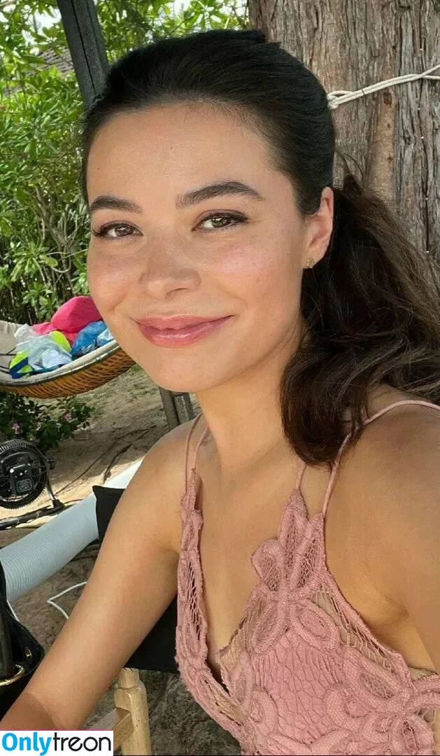 Miranda Cosgrove nude photo #0357 (MirandaCosgrove / onlyfanssz)