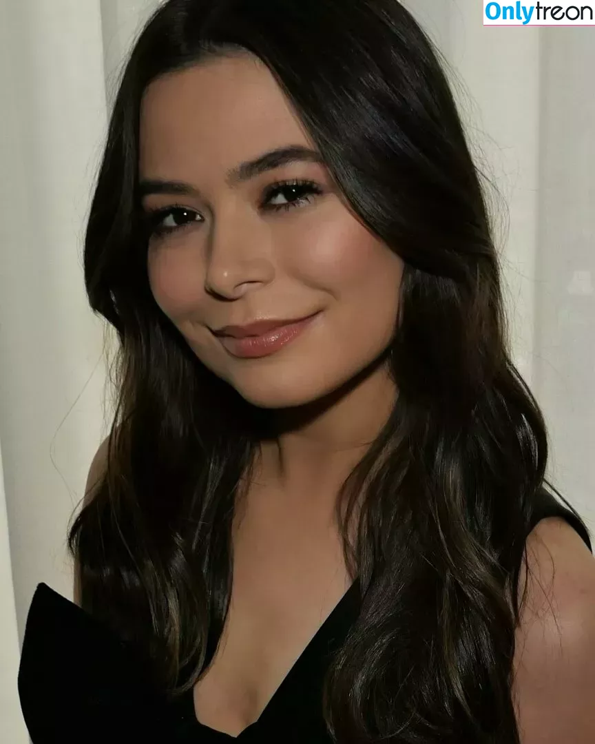 Miranda Cosgrove nude photo #0382 (MirandaCosgrove / onlyfanssz)