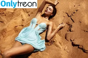Miranda Kerr / mirandakerr / tsmirandakerr nude photo #0558
