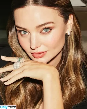 Miranda Kerr / mirandakerr / tsmirandakerr nude photo #0564