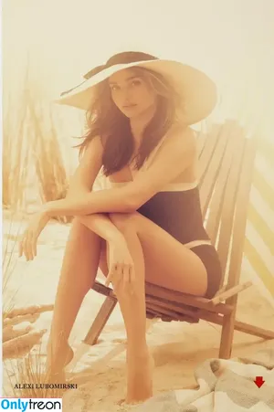 Miranda Kerr / mirandakerr / tsmirandakerr nude photo #0633