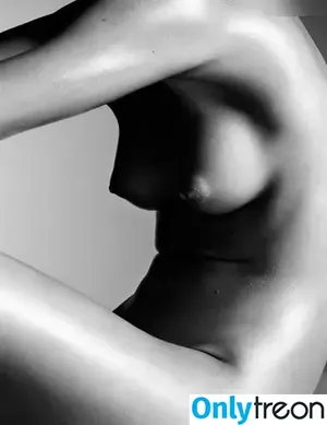 Miranda Kerr / mirandakerr / tsmirandakerr nude photo #0668