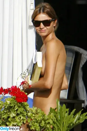 Miranda Kerr / mirandakerr / tsmirandakerr nude photo #0712