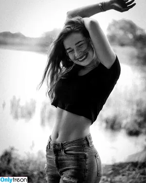 Miriam Becker / beckermiriam nude photo #0002