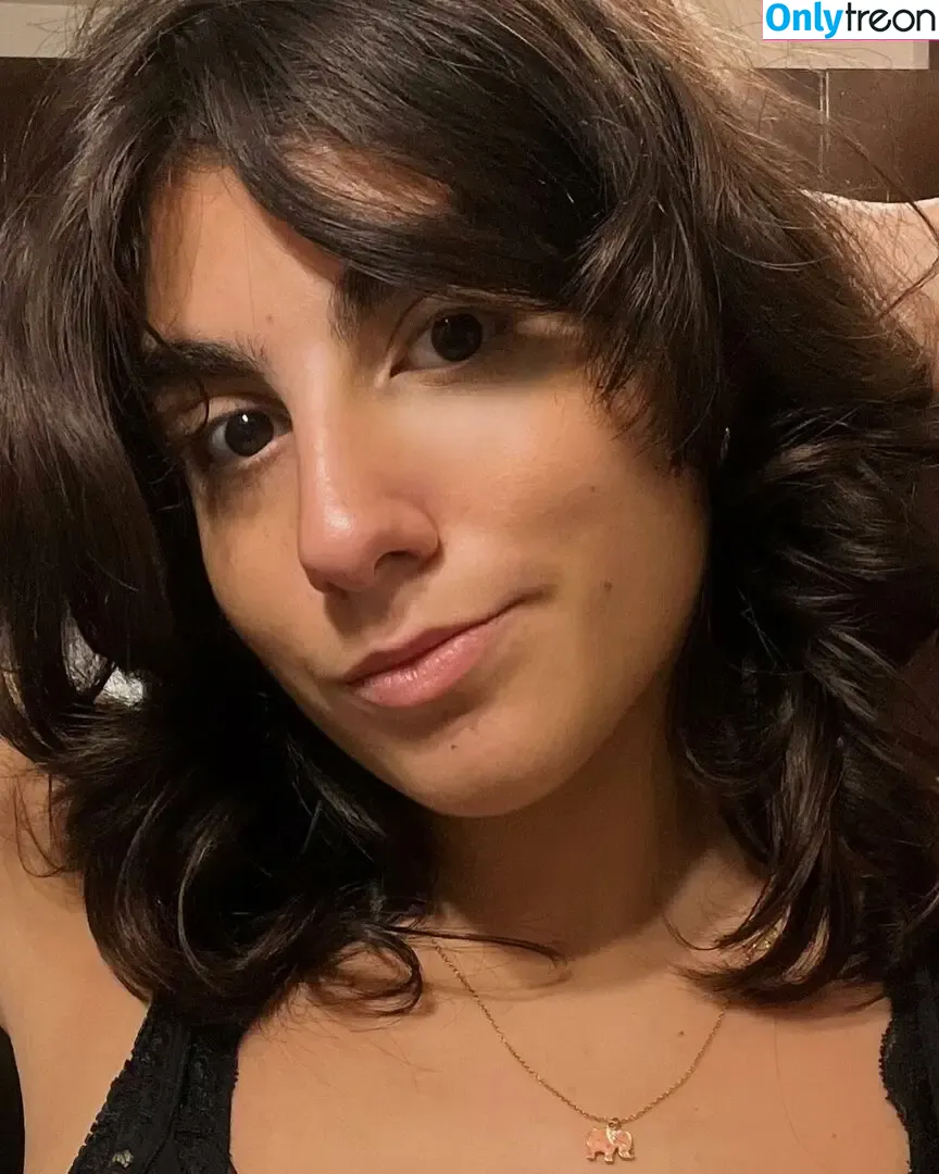 Miriana Di Fazio nude photo #0001 (cecinestpasmiri)