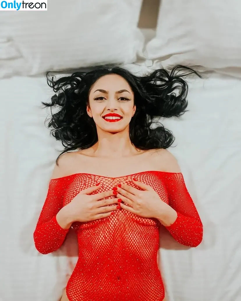 Miruna nude photo #0011 (mi.runa299 / miruna471)