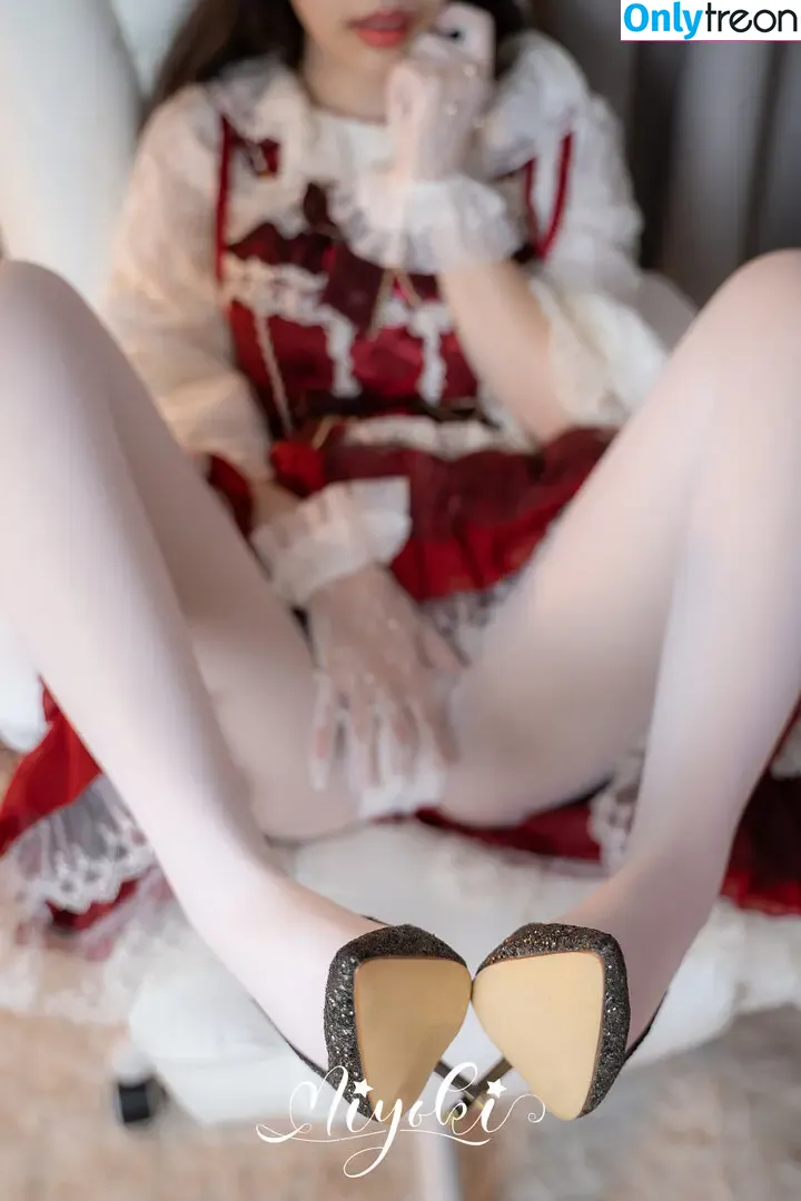 Misaki Suzuki nude photo #0085 (Miyoki / m1yok1h1me / 软趴在床单上 / 铃木美笑)