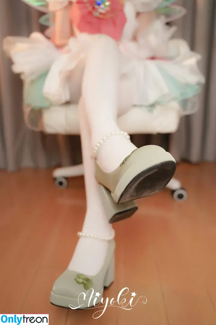 Misaki Suzuki голая photo #0122 (Miyoki / m1yok1h1me / 软趴在床单上 / 铃木美笑)