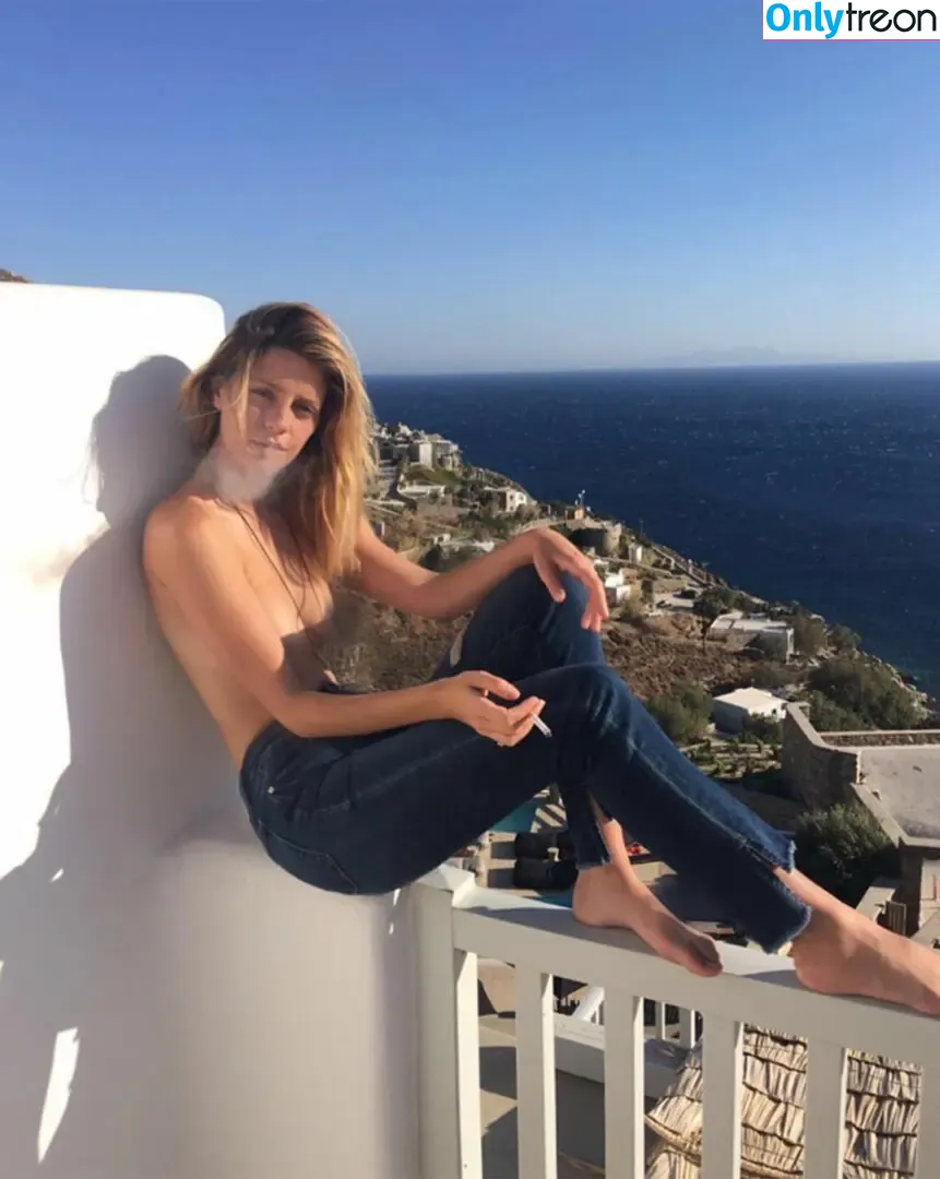 Mischa Barton nude photo #0247 (mischabarton)