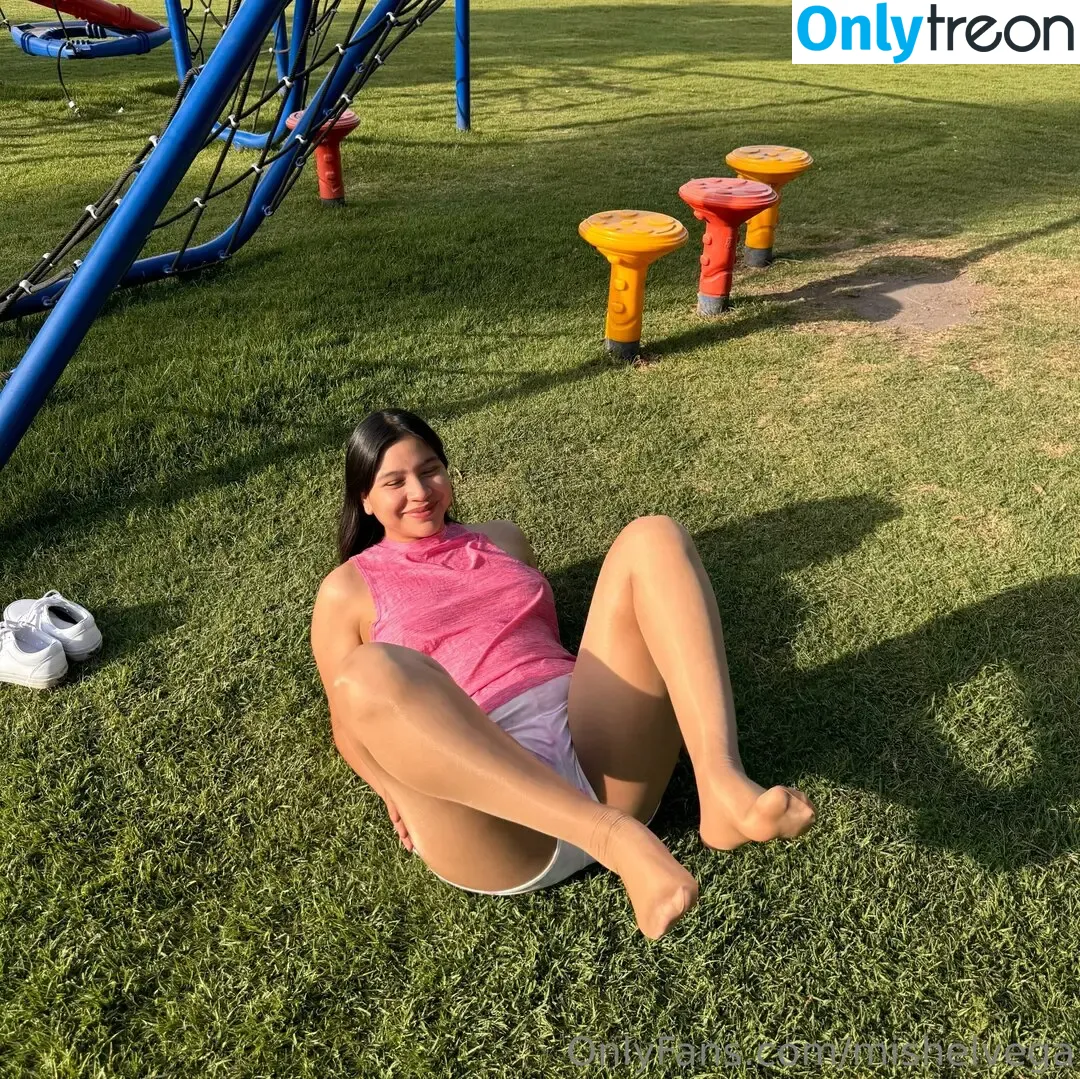 mishelvega nude photo #0038 (mishelvega23)