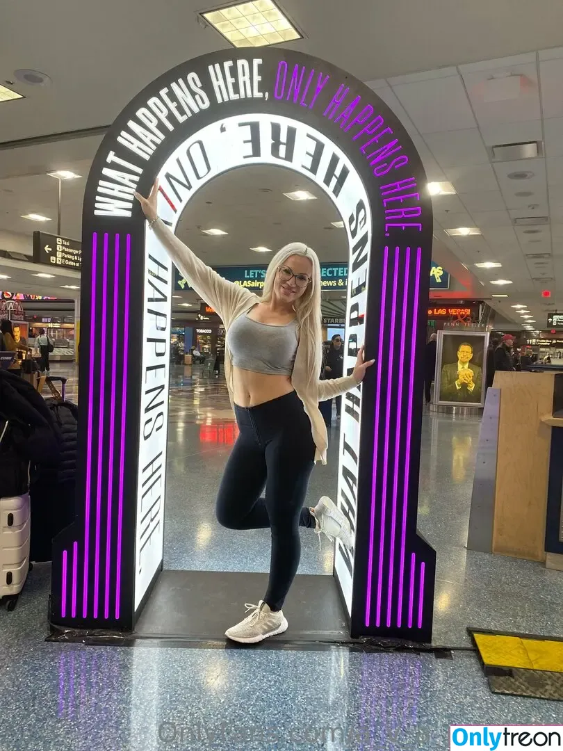 Miss Ava James голая photo #0002 (a_v_a_james88)