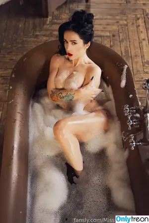 Miss Ellie M / elliemouse / misselliemouse nude photo #0003