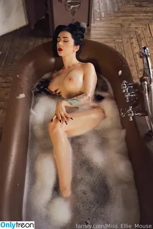 Miss Ellie M / elliemouse / misselliemouse nude photo #0005
