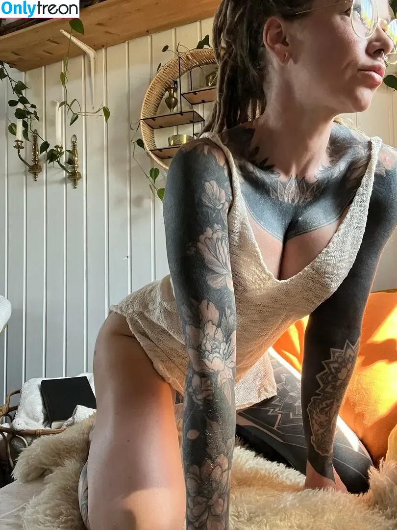 Miss_Felixity nude photo #0094 (FelixityMiss / miss_f_private)