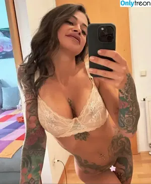 miss_mona_liisa / mia.hartmann nude photo #0001