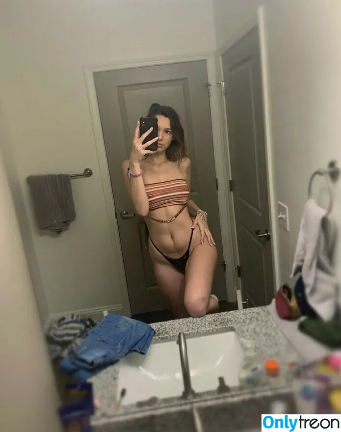 Miss.x.bee nude photo #0186 (miss.xbee / misssxbee)