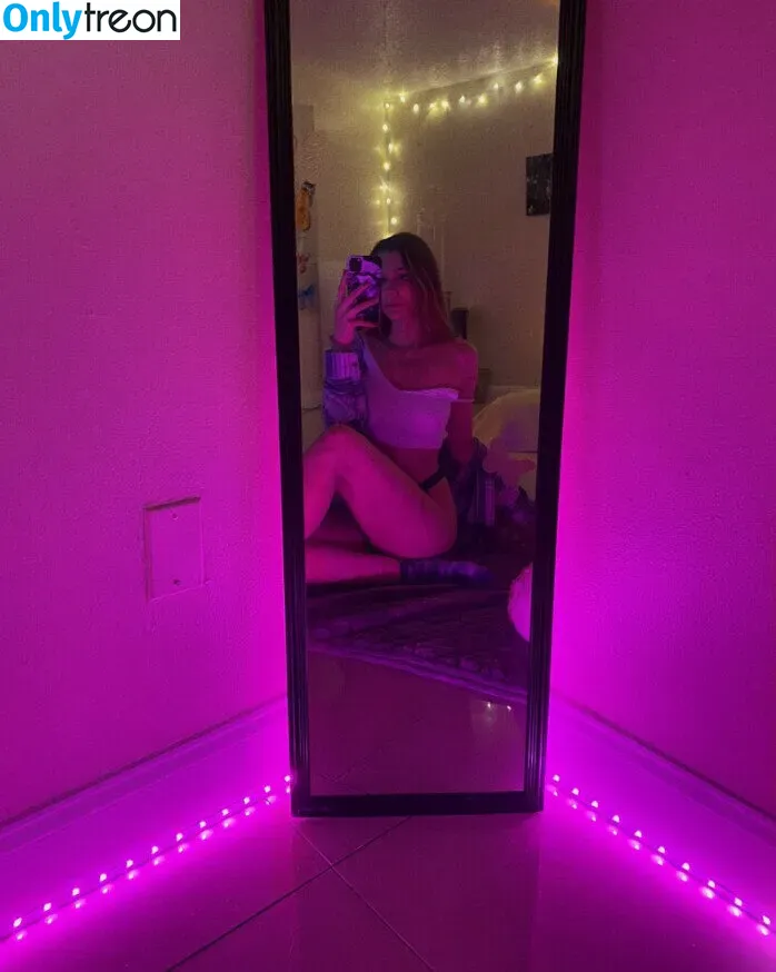Miss.x.bee nude photo #0188 (miss.xbee / misssxbee)