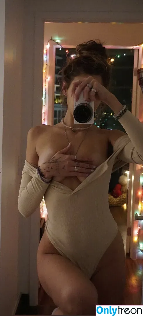 Miss.x.bee nude photo #0236 (miss.xbee / misssxbee)