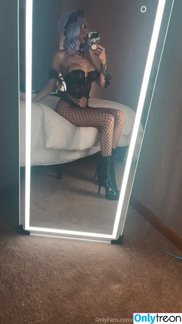 missbatyourservice nude photo #0085 (missbrispams)