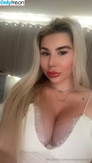 missbrownxo / missbrownsreels nude photo #0070