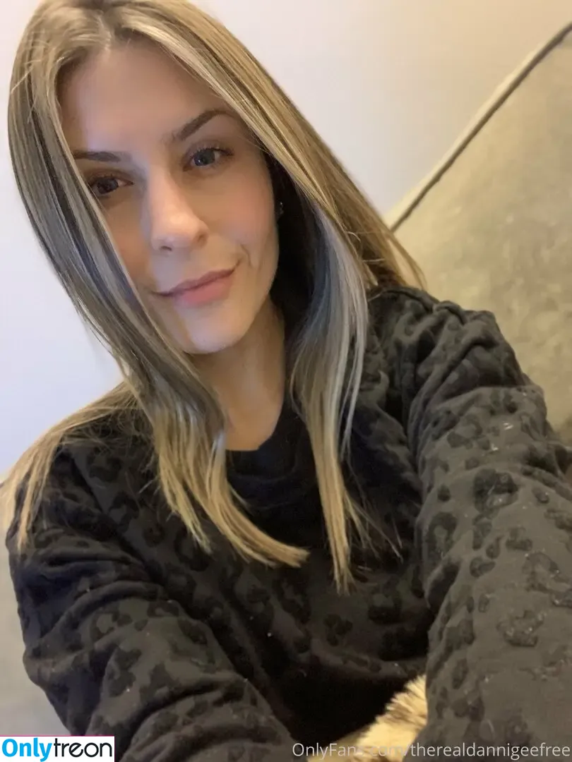 missdannigibson nude photo #0011 (msdannigibson)