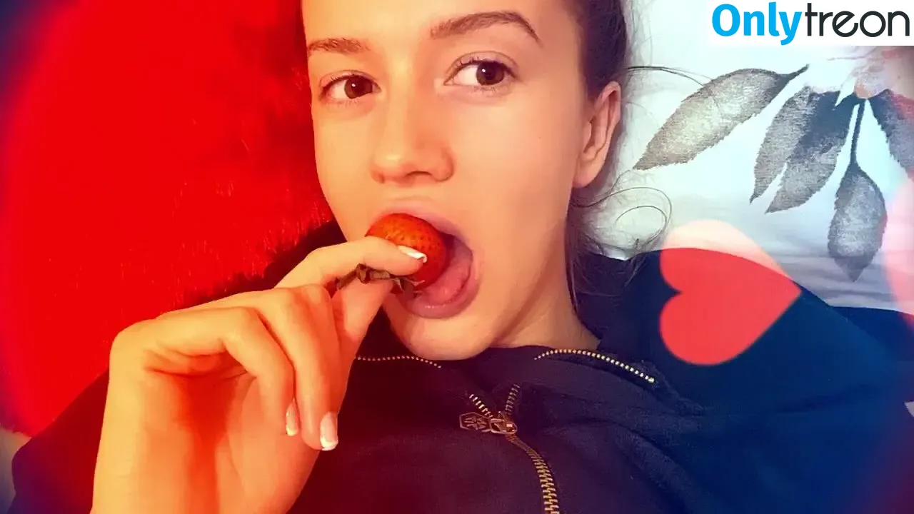 missdeniz nude photo #0022 (missdeniz)