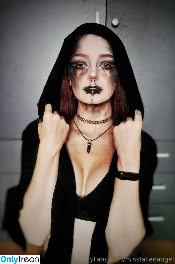 missfallenangel голая photo #0005 (missfallenangel)