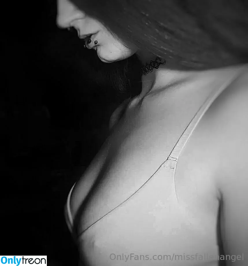 missfallenangel голая photo #0025 (missfallenangel)