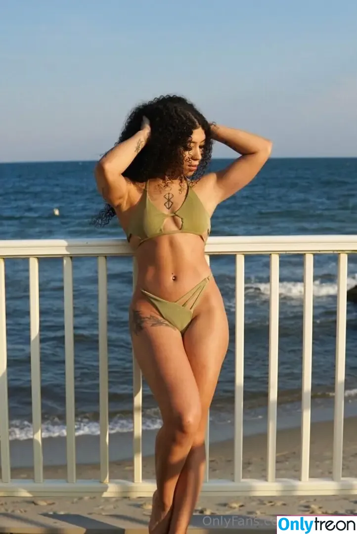 missfrizz nude photo #0097 (missfrizz)