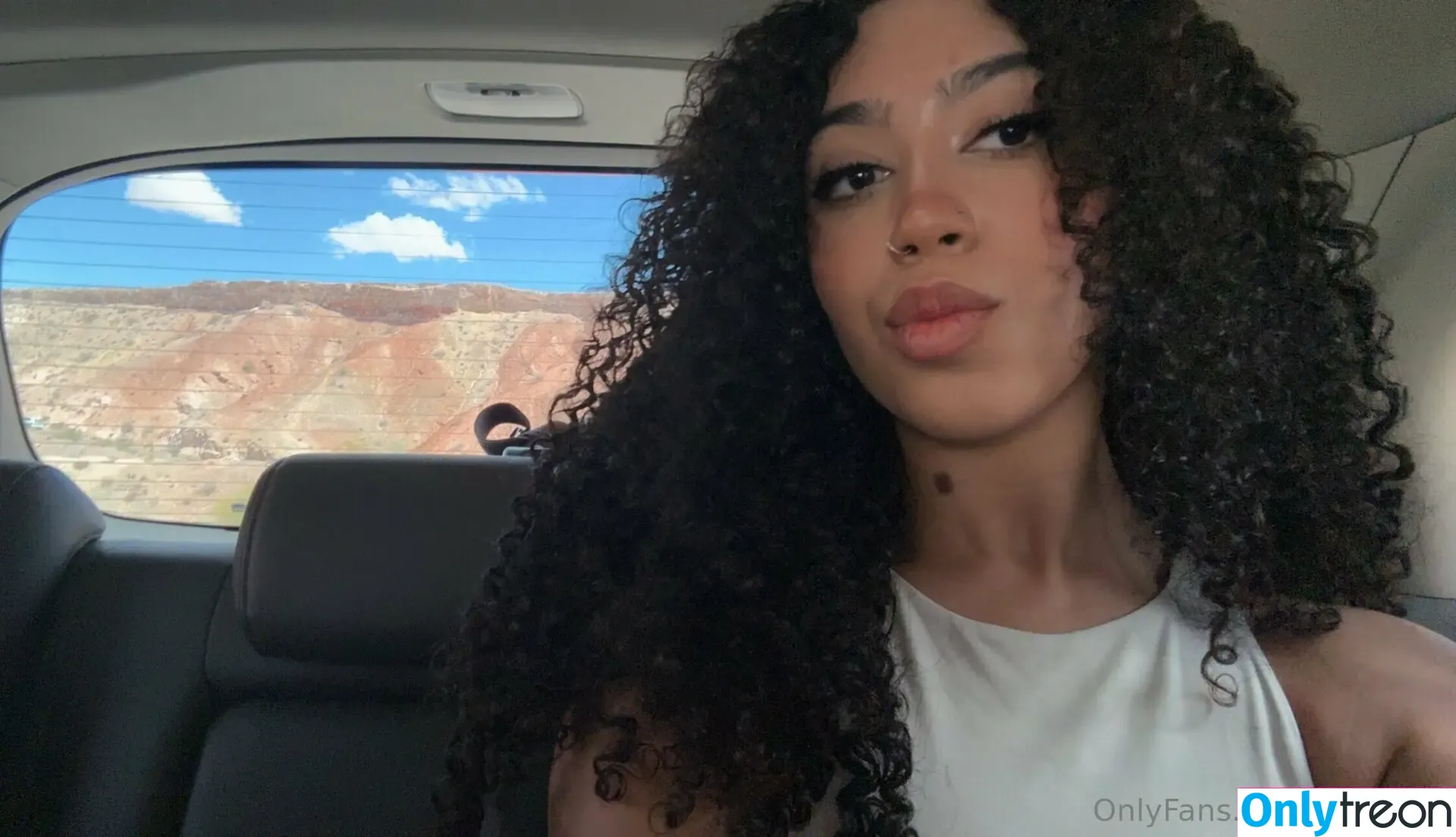 missfrizz голая photo #0114 (missfrizz)