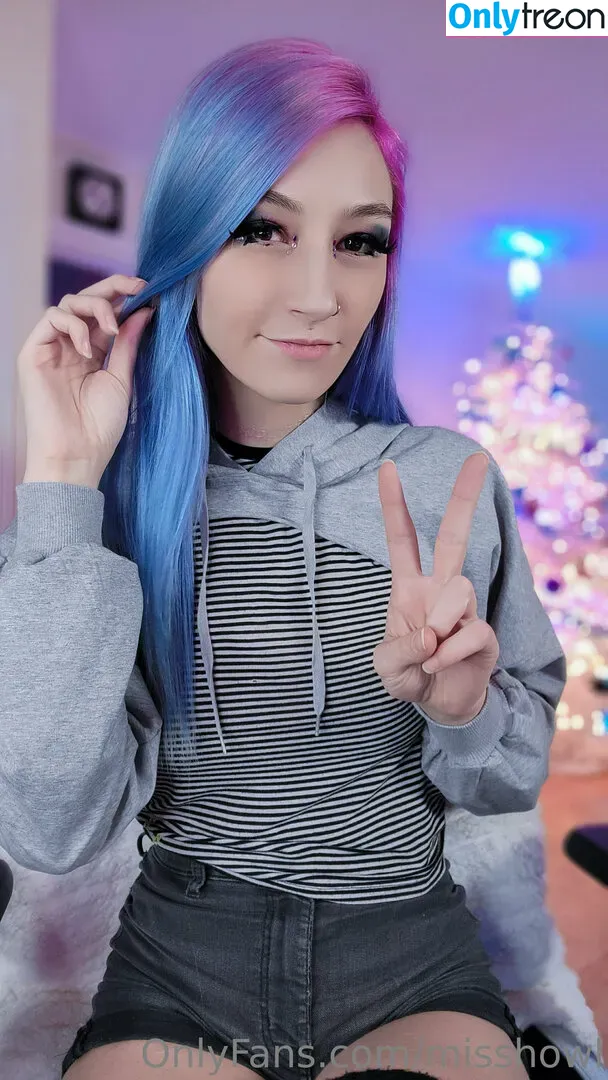 MissHowl голая photo #0048 (MissHowl)