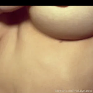 misskittyrose1111 / alyssa rose / alyssarose_fit / alyssarose_vision фото голая #0016