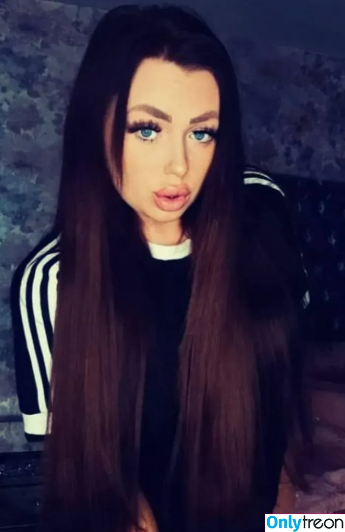 Misslillianaxox голая photo #0002 (naughtylillyxox)