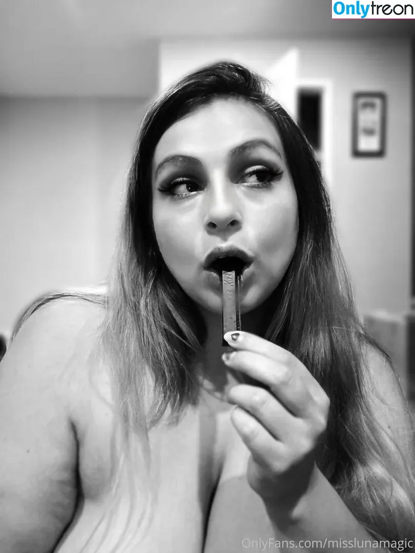misslunamagic nude photo #0089 (miss_lunamagic)