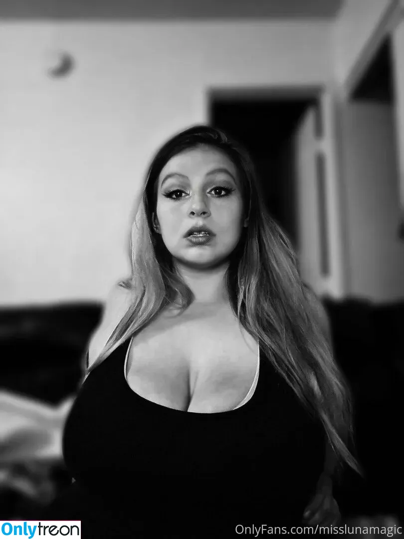 misslunamagic nude photo #0192 (miss_lunamagic)