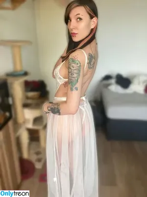 Missmackymeow / ilovebitterlife nude photo #0015